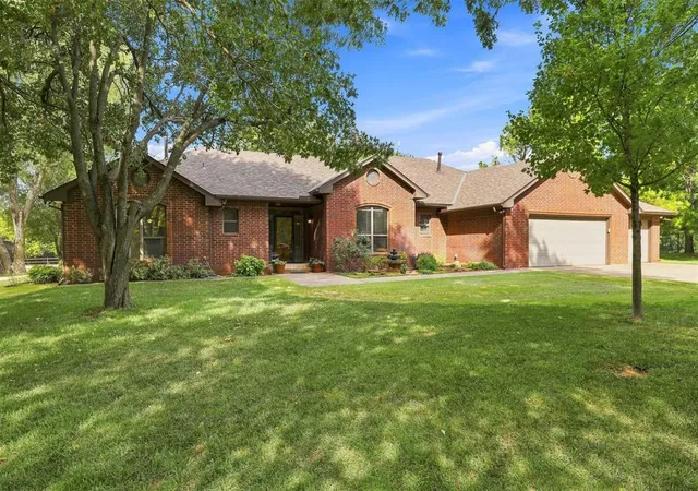 Photo 4 of Single family home for sale at 801 Cameron Dr, Yukon, OK 73099 | MLS# 1246582 | Listing updated on 2026-09-15