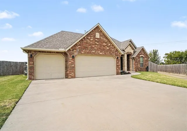 Photo 2 of Single family home for sale at 5136 Sw 120th Ter, Oklahoma City, OK 73173 | MLS# 1246621 | Listing updated on 2026-09-16