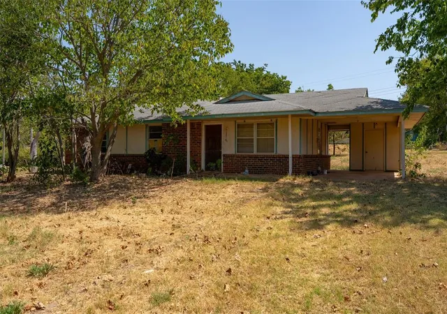 Single family home for sale at 507 N Seminole St, Asher, OK 74826 | MLS# 1246662