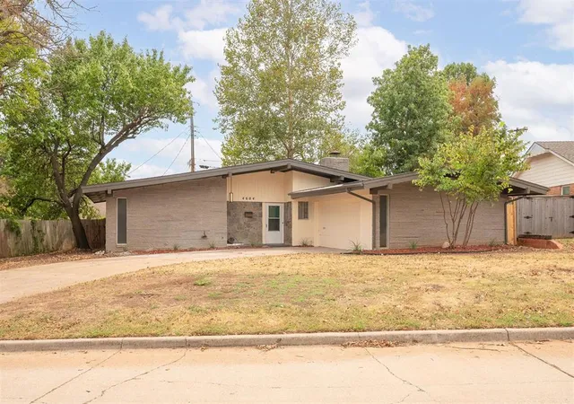 Single family home for sale at 4604 Nw 59Th Ter, Oklahoma City, OK 73122 | MLS# 1246691