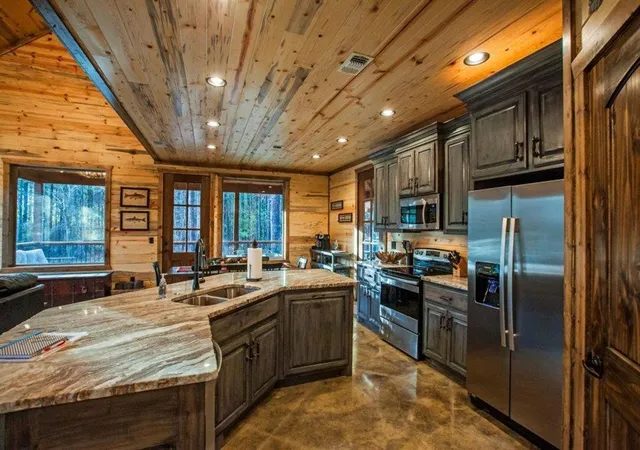 Photo 2 of Single family home for sale at 322 Oak Stone Ln, Broken Bow, OK 74728 | MLS# 1246773 | Listing updated on 2026-09-15