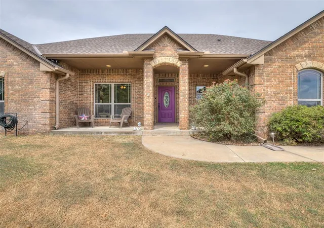 Photo 3 of Sale Pending at 2432 County Road 1326, Blanchard, OK 73010 | MLS# 1246813 | Listing updated on 2026-09-12