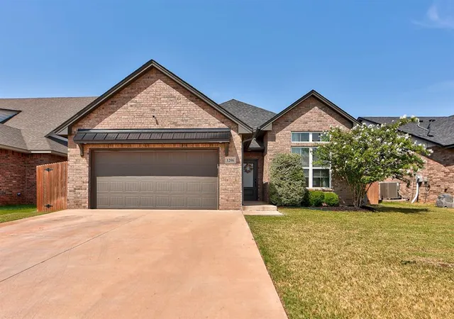 Photo 1 of Single family home for sale at 1206 La Vista Ln, Kingfisher, OK 73750 | MLS# 1246818 | Listing updated on 2026-09-15