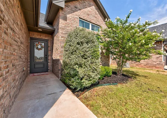 Photo 2 of Single family home for sale at 1206 La Vista Ln, Kingfisher, OK 73750 | MLS# 1246818 | Listing updated on 2026-09-15