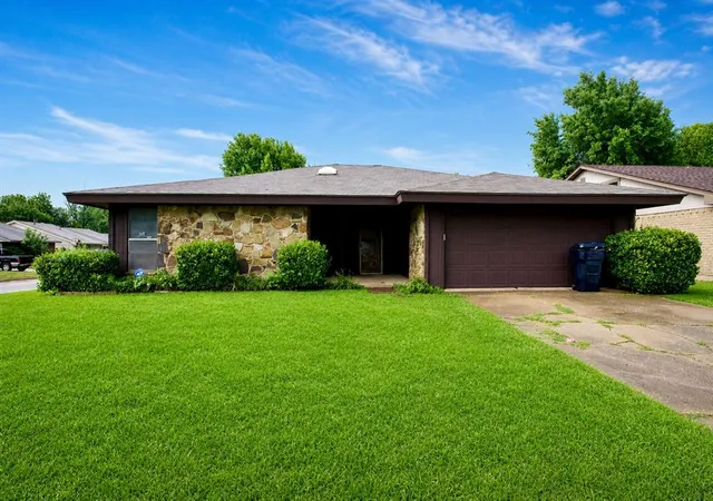 Photo 1 of Single family home for sale at 9024 N Eagle Ln, Oklahoma City, OK 73132 | MLS# 1246985 | Listing updated on 2026-10-14