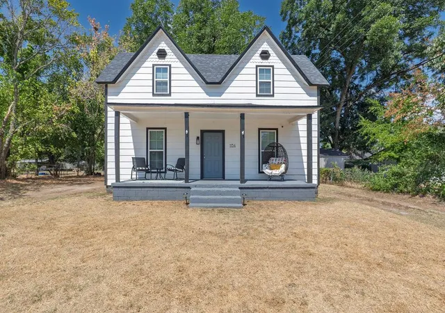 Photo 3 of Single family home for sale at 1134 E Walnut St, Shawnee, OK 74801 | MLS# 1246997 | Listing updated on 2026-09-10