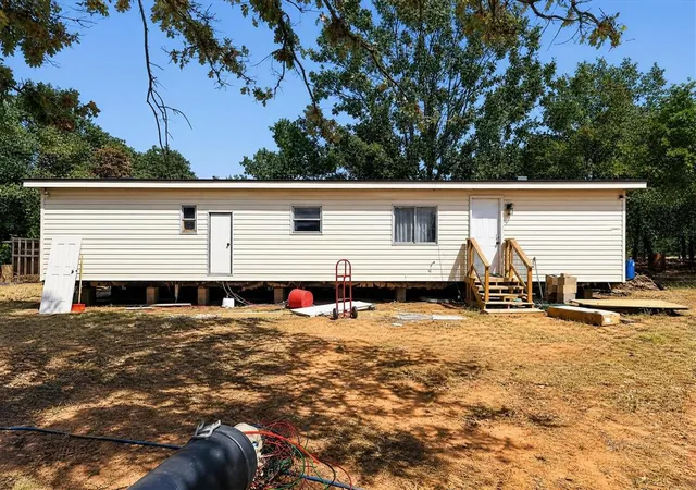 Photo 3 of Single family home for sale at 21839 Lilly Dr, Tecumseh, OK 74873 | MLS# 1247013 | Listing updated on 2026-09-11