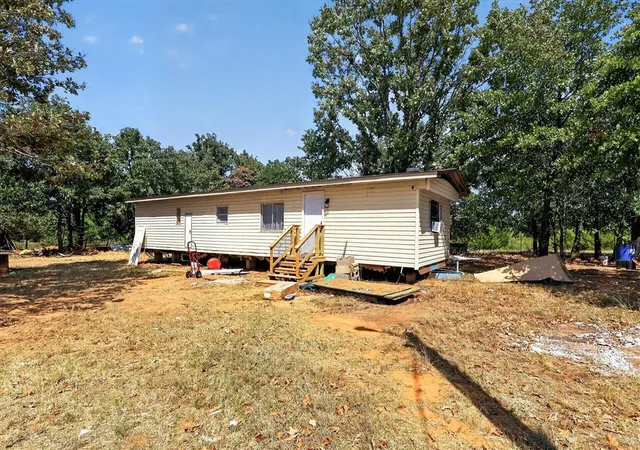 Photo 4 of Single family home for sale at 21839 Lilly Dr, Tecumseh, OK 74873 | MLS# 1247013 | Listing updated on 2026-09-11