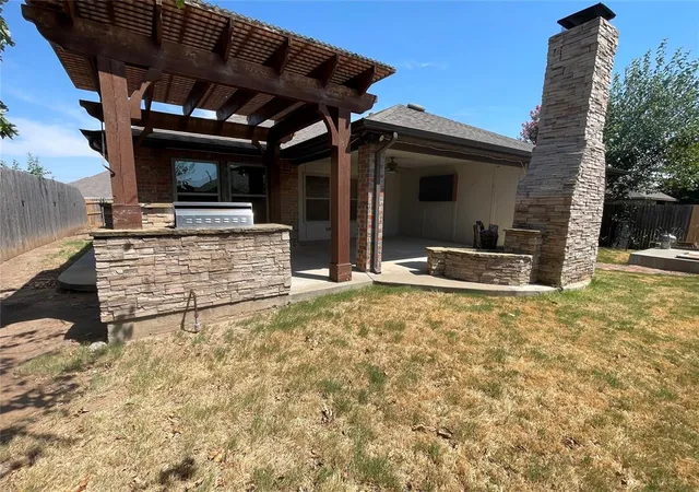 Photo 4 of Single family home for sale at 704 SW 149th Place, Oklahoma City, OK 73170 | MLS# 1247019 | Listing updated on 2026-09-10
