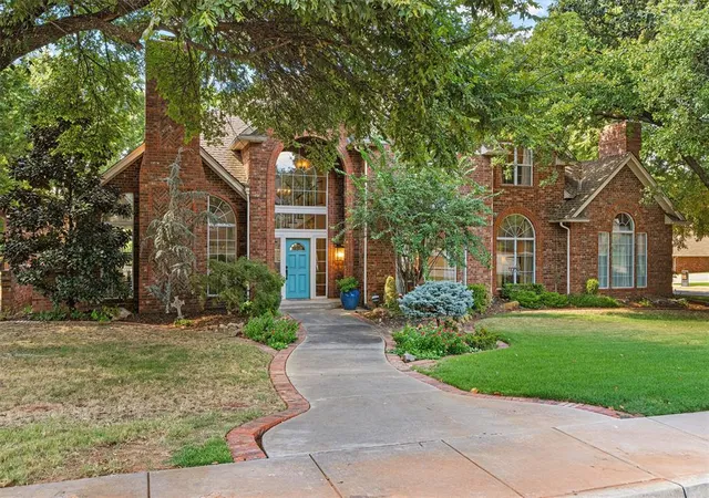 Photo 1 of Single family home for sale at 1901 Mission Hills Cir, Edmond, OK 73025 | MLS# 1247038 | Listing updated on 2026-09-23