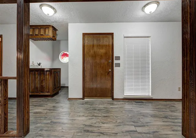 Photo 3 of Single family home for sale at 6004 Covington Ln, Warr Acres, OK 73132 | MLS# 1247064 | Listing updated on 2026-09-14