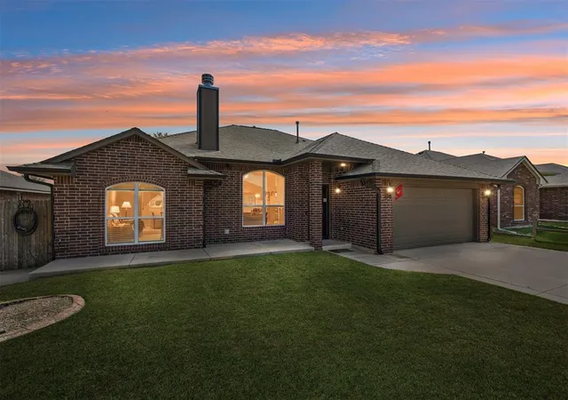 Photo 1 of Single family home for sale at 11520 Sw 11th Street, Yukon, OK 73099 | MLS# 1247187 | Listing updated on 2026-09-16