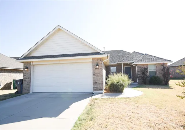 Photo 2 of Single family home for sale at 10612 Mountain Frk Dr, Yukon, OK 73099 | MLS# 1247198 | Listing updated on 2026-09-15