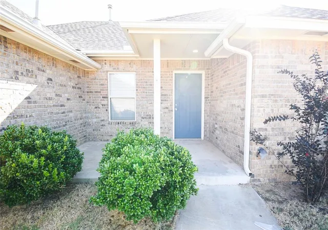 Photo 3 of Single family home for sale at 10612 Mountain Frk Dr, Yukon, OK 73099 | MLS# 1247198 | Listing updated on 2026-09-15