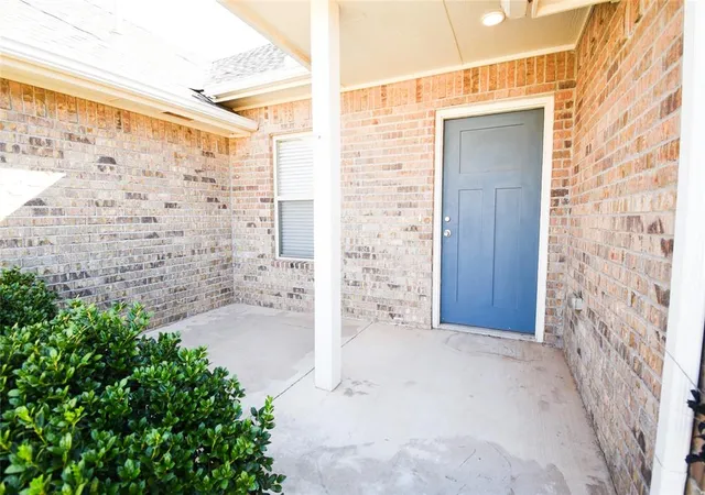 Photo 4 of Single family home for sale at 10612 Mountain Frk Dr, Yukon, OK 73099 | MLS# 1247198 | Listing updated on 2026-09-15