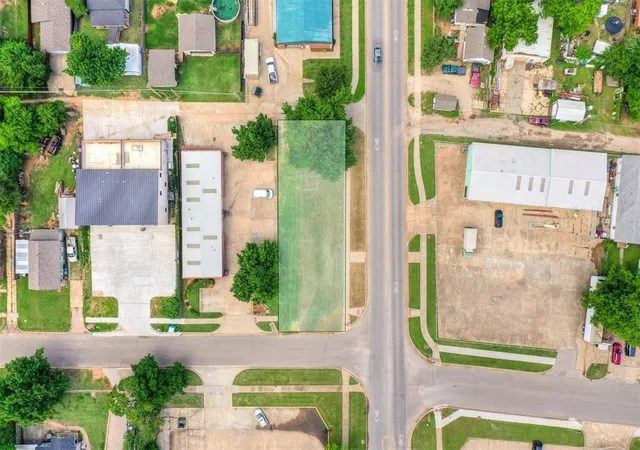 Photo 2 of Sale Pending at 101 S Fretz Ave, Edmond, OK 73003 | MLS# 1247219 | Listing updated on 2026-09-12