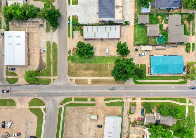 Photo 3 of Sale Pending at 101 S Fretz Ave, Edmond, OK 73003 | MLS# 1247219 | Listing updated on 2026-09-12