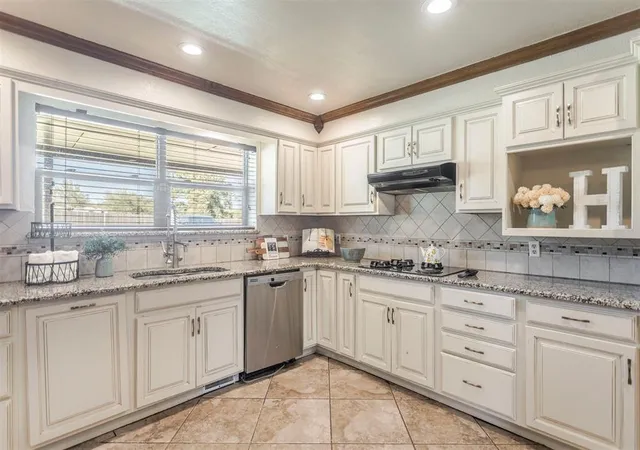 Photo 3 of Single family home for sale at 707 Cedar Springs Dr, Tuttle, OK 73089 | MLS# 1247223 | Listing updated on 2026-10-07