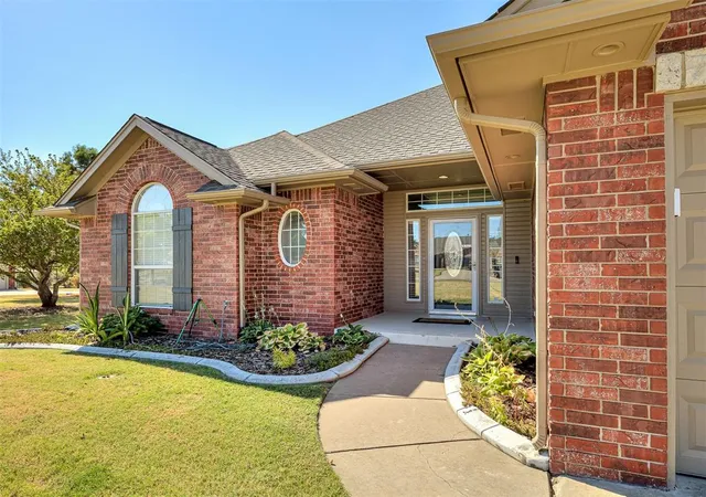 Photo 2 of Single family home for sale at 20180 Se 43rd Street, Harrah, OK 73045 | MLS# 1247330 | Listing updated on 2026-09-14