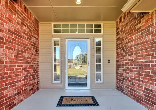 Photo 3 of Single family home for sale at 20180 Se 43rd Street, Harrah, OK 73045 | MLS# 1247330 | Listing updated on 2026-09-14