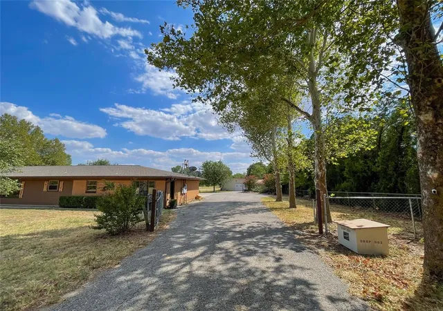 Photo 3 of Single family home for sale at 16100 W Britton Rd, Yukon, OK 73099 | MLS# 1247354 | Listing updated on 2026-09-15