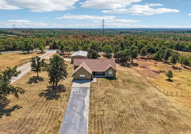 Photo 1 of Sale Pending at 17250 Cottonwood Ct, Newalla, OK 74857 | MLS# 1247423 | Listing updated on 2026-10-08