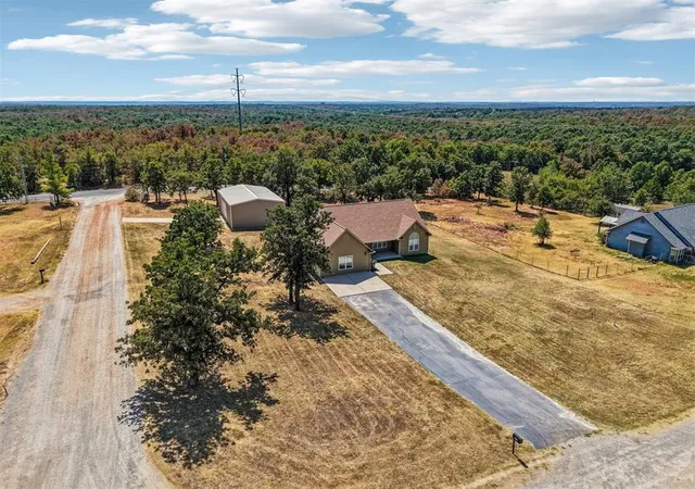 Photo 3 of Sale Pending at 17250 Cottonwood Ct, Newalla, OK 74857 | MLS# 1247423 | Listing updated on 2026-10-08