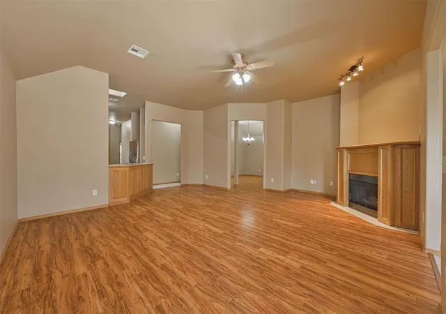 Photo 4 of Sale Pending at 15 S Ridge Pointe Dr, Edmond, OK 73034 | MLS# 1247537 | Listing updated on 2026-09-15