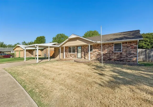 Photo 3 of Sale Pending at 1617 NE 6th Terrace, Moore, OK 73160 | MLS# 1247567 | Listing updated on 2026-09-09
