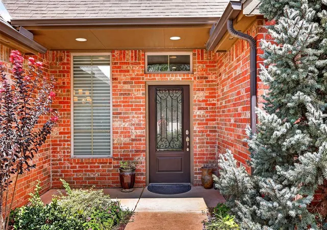 Photo 3 of Single family home for sale at 2501 Semillon Way, Edmond, OK 73012 | MLS# 1247580 | Listing updated on 2026-09-16