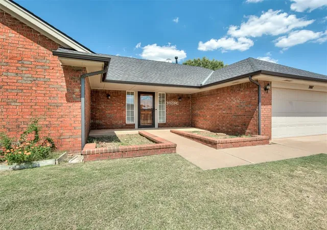 Photo 2 of Sale Pending at 207 W Cherokee Dr, Cashion, OK 73016 | MLS# 1247594 | Listing updated on 2026-09-15