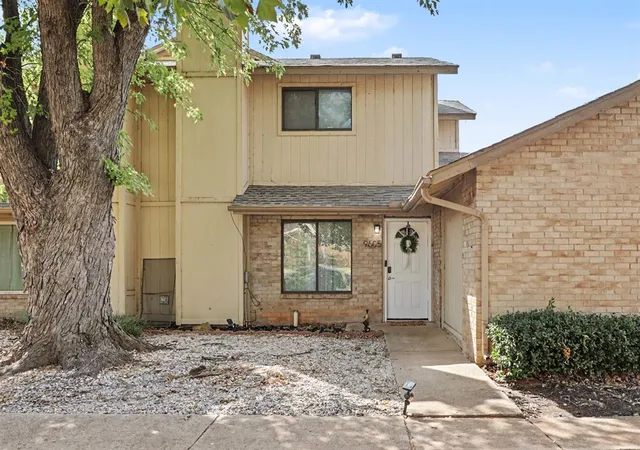 Photo 2 of Condo for sale at 9605 Hefner Village Blvd, Oklahoma City, OK 73162 | MLS# 1247619 | Listing updated on 2026-09-15