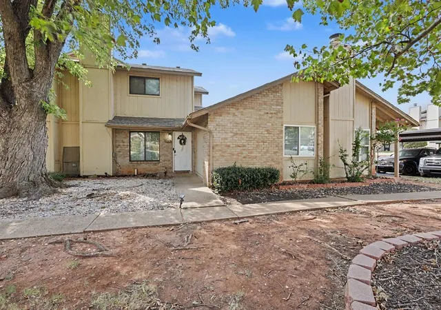 Photo 3 of Condo for sale at 9605 Hefner Village Blvd, Oklahoma City, OK 73162 | MLS# 1247619 | Listing updated on 2026-09-15