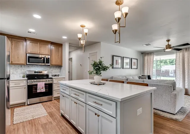 Photo 3 of Sale Pending at 1605 Rowena Ln, Norman, OK 73069 | MLS# 1247633 | Listing updated on 2026-09-15