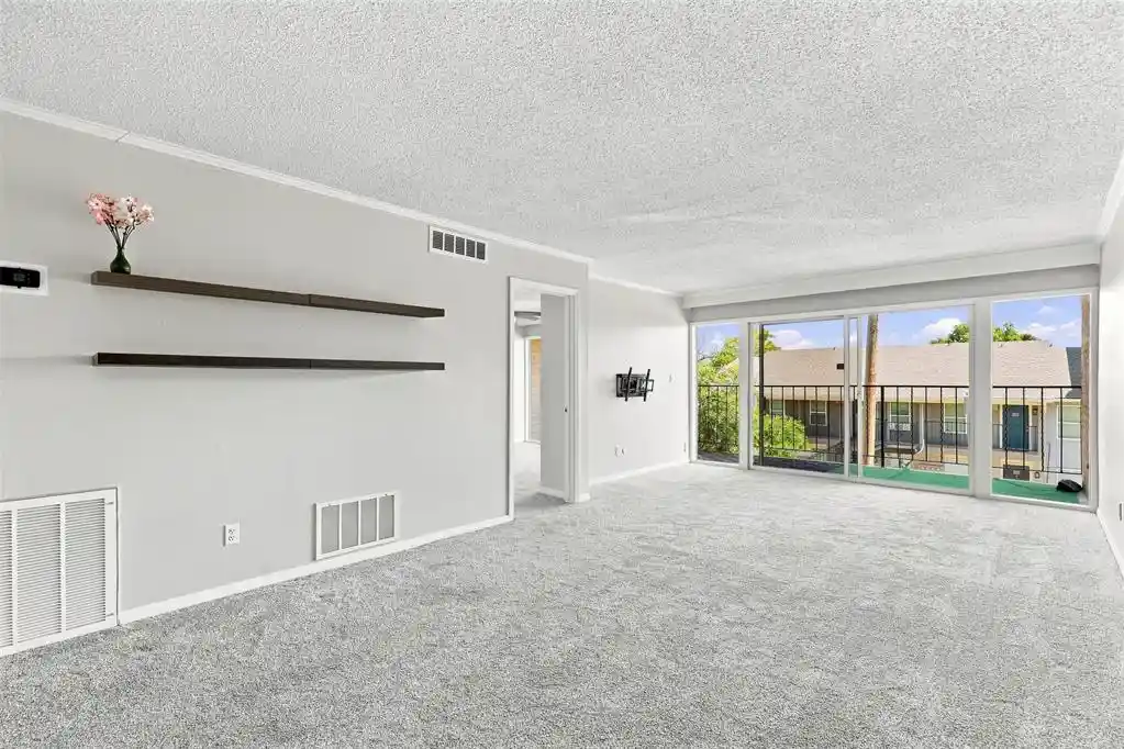 Listing Photo 2 - Condo for sale in 6100 N Brookline Ave located at 6100 N Brookline Ave, Oklahoma, OK 73112 - Unit #20