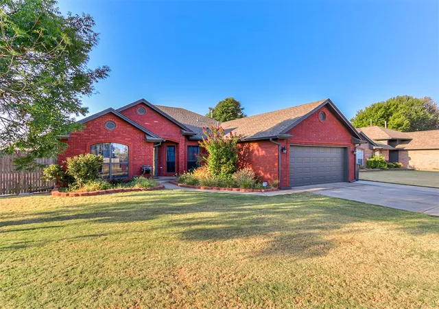 Photo 1 of Sale Pending at 10400 Nw 42nd Street, Yukon, OK 73099 | MLS# 1247692 | Listing updated on 2026-09-15