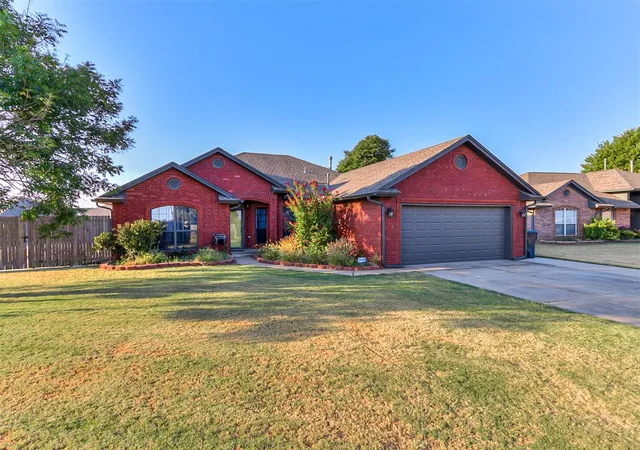 Photo 2 of Sale Pending at 10400 Nw 42nd Street, Yukon, OK 73099 | MLS# 1247692 | Listing updated on 2026-09-15