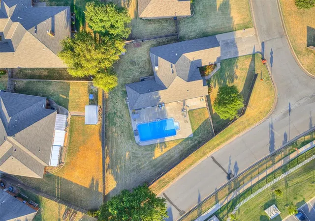 Photo 3 of Sale Pending at 10400 NW 42nd Street, Yukon, OK 73099 | MLS# 1247692 | Listing updated on 2026-09-15