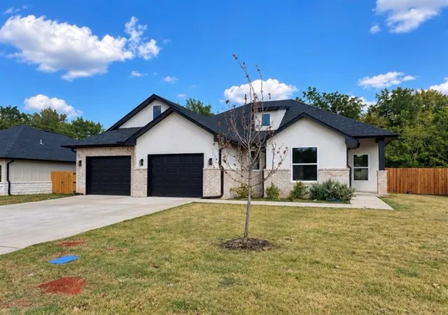Photo 2 of Single family home for sale at 4210 N Shadybrook Dr, Oklahoma City, OK 73110 | MLS# 1247836 | Listing updated on 2026-09-11