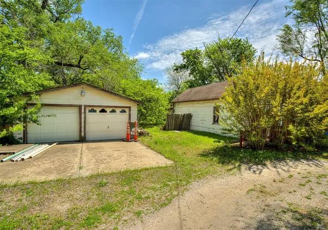 Photo 3 of Sale Pending at 816 S Sooner Rd, Oklahoma City, OK 73110 | MLS# 1247881 | Listing updated on 2026-09-14