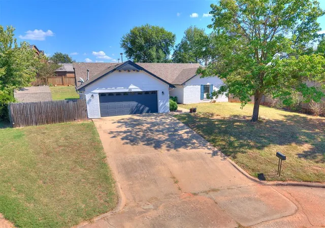 Photo 1 of Single family home for sale at 23 Crown Point, Shawnee, OK 74804 | MLS# 1247948 | Listing updated on 2026-09-19