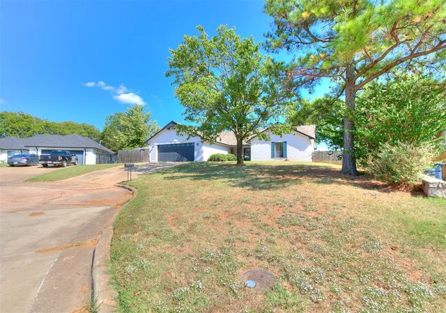 Photo 3 of Single family home for sale at 23 Crown Point, Shawnee, OK 74804 | MLS# 1247948 | Listing updated on 2026-09-19