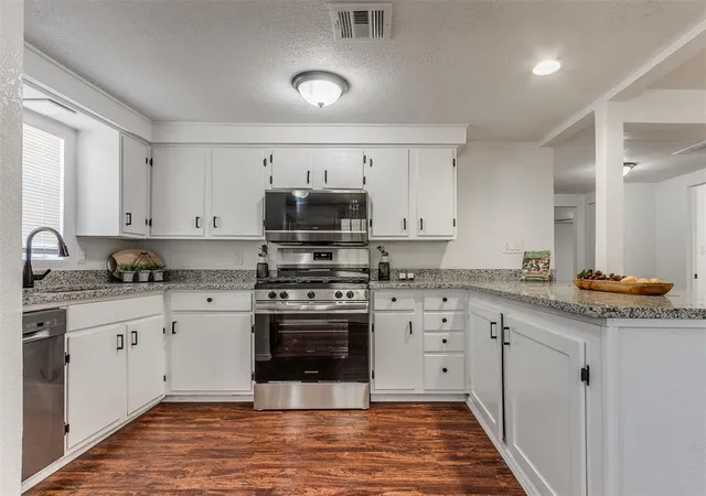 Photo 2 of Single family home for sale at 2587 Ridgecrest Dr, Choctaw, OK 73020 | MLS# 1247949 | Listing updated on 2026-10-16