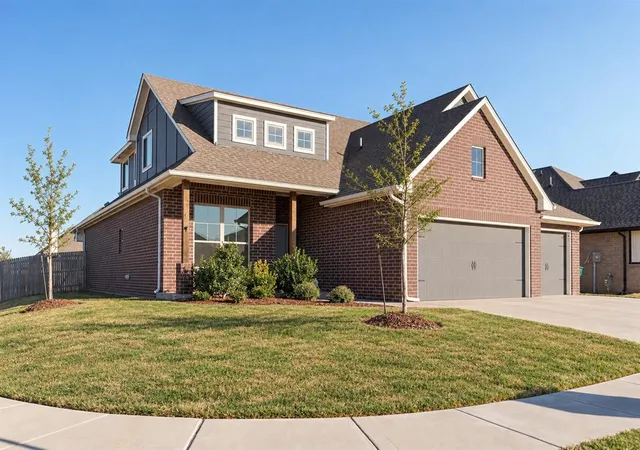 Single family home for sale at 11824 Edi Ave, Yukon, OK 73099 | MLS# 1247972