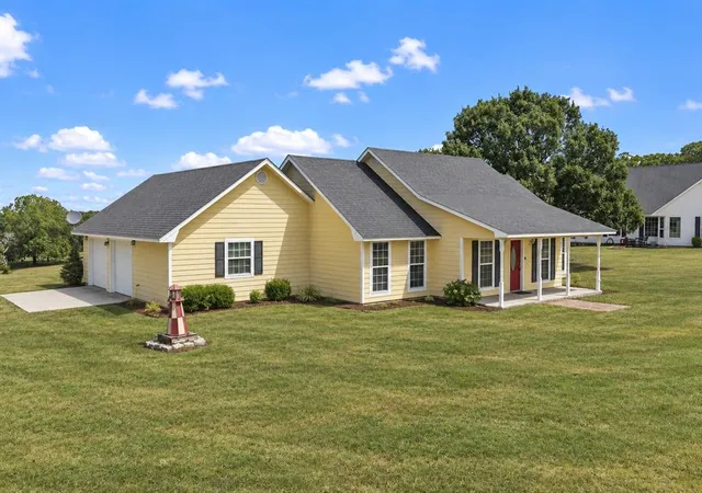 Photo 2 of Single family home for sale at 5048 Fairview Rd, Davis, OK 73030 | MLS# 1247982 | Listing updated on 2026-09-28