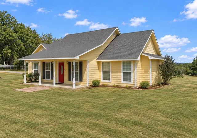 Photo 3 of Single family home for sale at 5048 Fairview Rd, Davis, OK 73030 | MLS# 1247982 | Listing updated on 2026-09-28