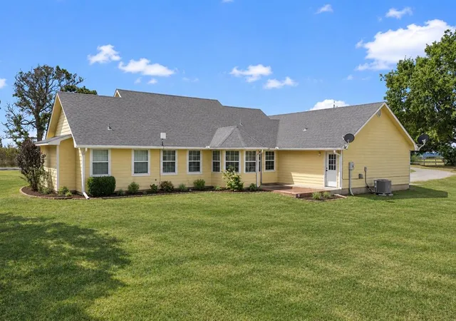 Photo 4 of Single family home for sale at 5048 Fairview Rd, Davis, OK 73030 | MLS# 1247982 | Listing updated on 2026-09-28