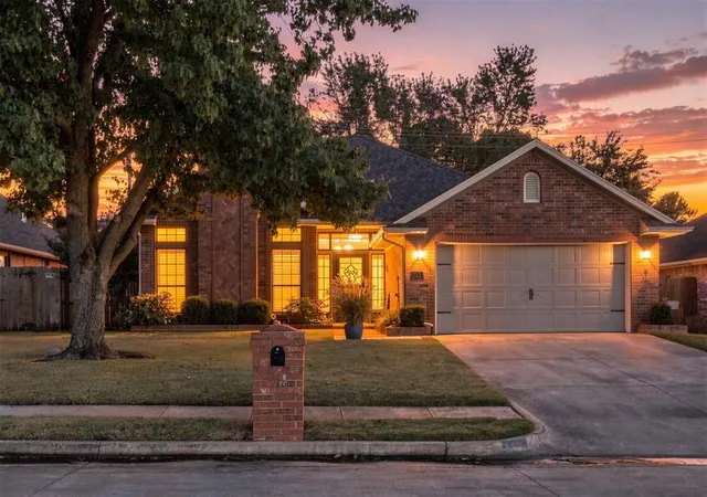 Photo 1 of Sale Pending at 112 Kings Ct, Edmond, OK 73013 | MLS# 1248049 | Listing updated on 2026-09-14