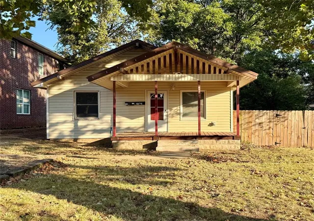 Photo 1 of Single family home for sale at 217 Emelyn St, Norman, OK 73069 | MLS# 1248075 | Listing updated on 2026-09-09
