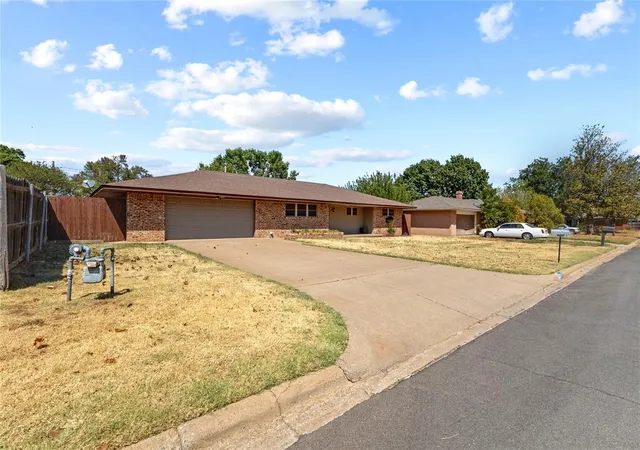 Photo 2 of Sale Pending at 809 E Arlington Ave, Weatherford, OK 73096 | MLS# 1248113 | Listing updated on 2026-09-12